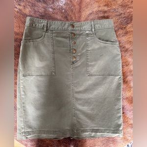 BANANA REPUBLIC army green skirt.